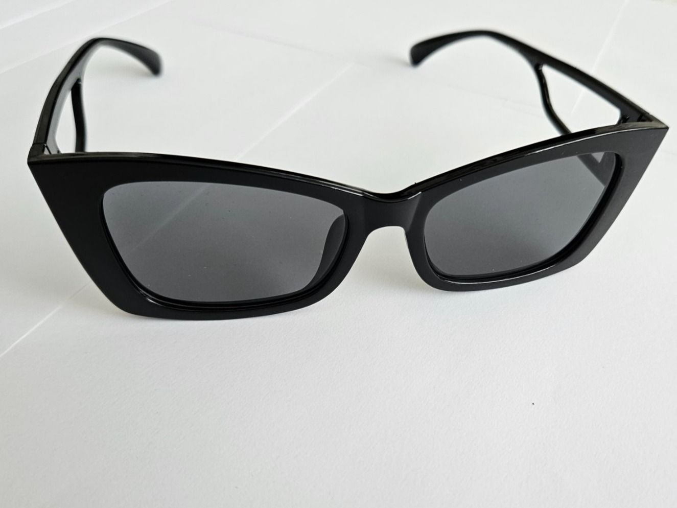 Brillen & Gläser: Elegante Damen Sonnenbrille – Neu und originalverpackt aus Kreuzlingen von RahMal