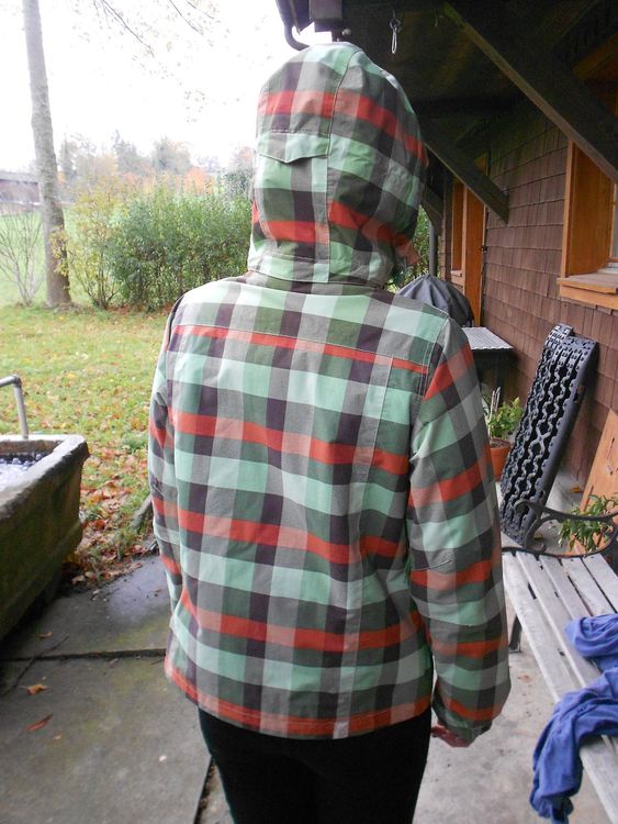 Burton Jacken: Ski-Jacke von Burton, grün- orange-braun kariert, Grösse M – Gebraucht aus Buttisholz von Simone_n 2