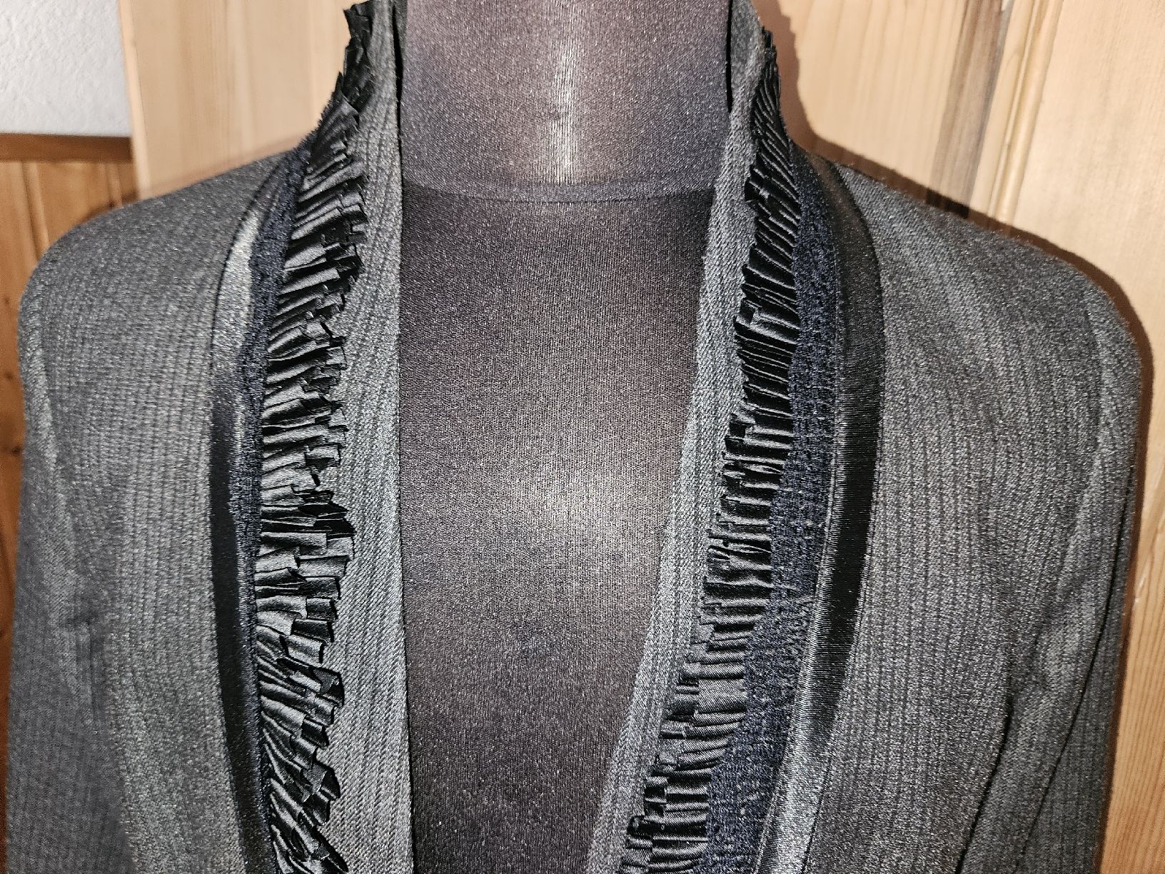 Jacken: Eleganter Damenblazer mit Rüschen, Grösse 40 – Gebraucht aus Rheineck von Eulalia40 4