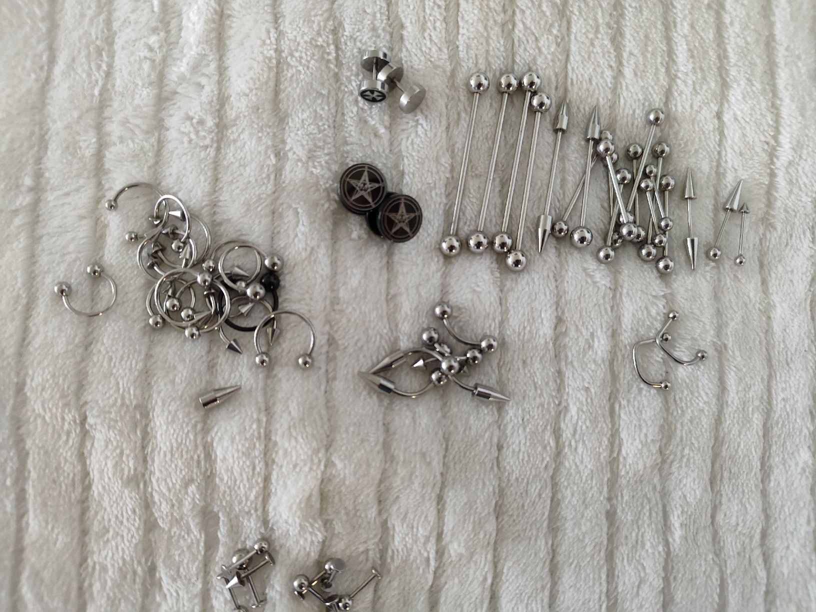Piercingschmuck: Lot de 45 piercings – Neu (gemäss Beschreibung) aus Ursy von Sebastien-85 1
