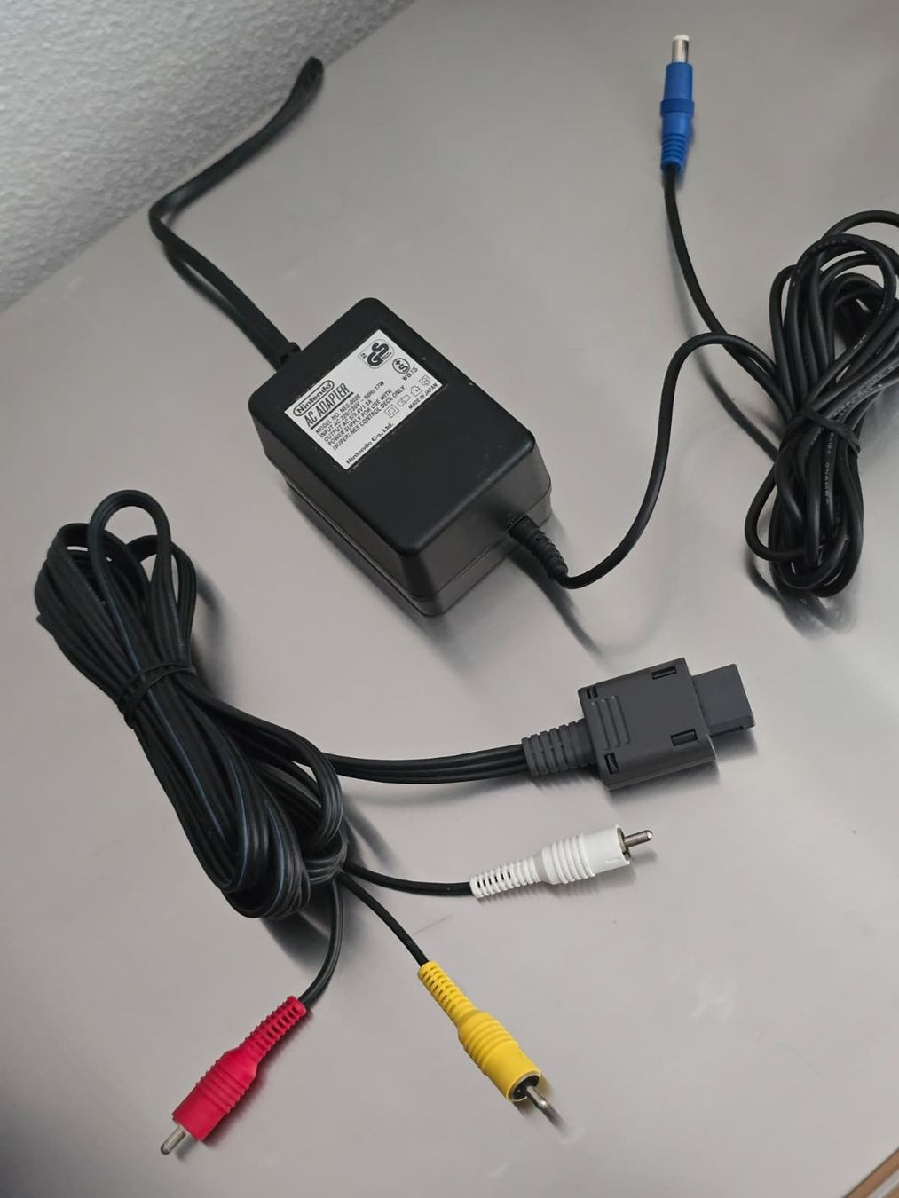 Nintendo Konsolen: Nintendo SNES PAL Konsole + 2 Controller – Gebraucht aus Emmen von BieteNurSo 2