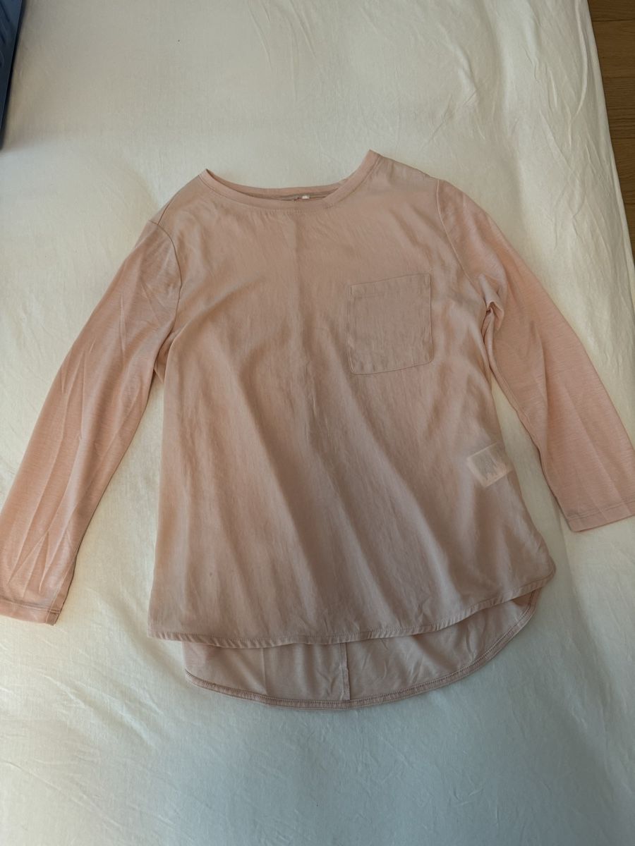 H&M T-Shirts: Pink Longsleeve Shirt with Pocket (Polyester) – Gebraucht aus Vesenaz von nat_mq8l 2
