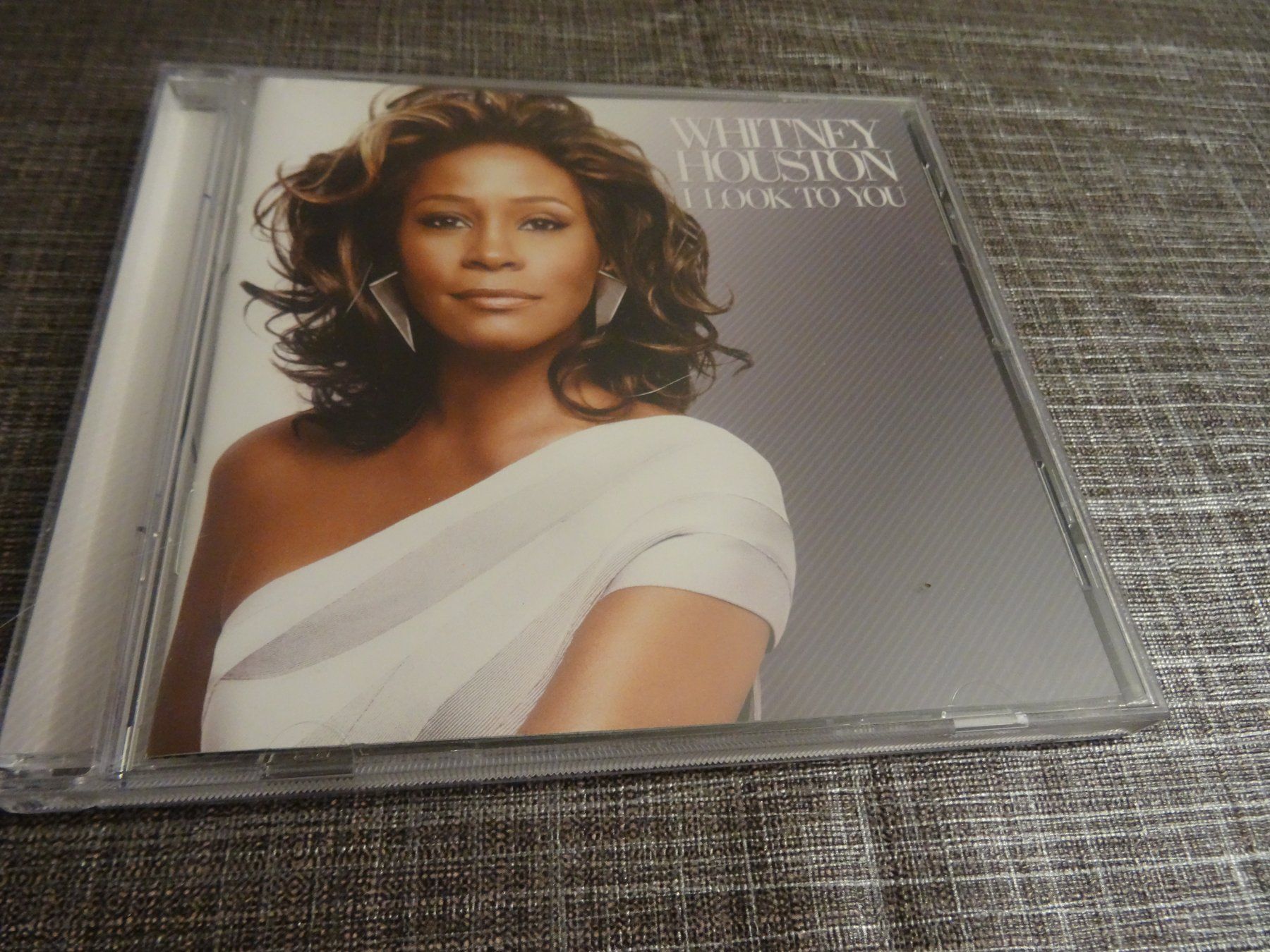 CD: Whitney Houston - I Look To You - CD – Usato da Olten venduto da Disc-Ausverkauf