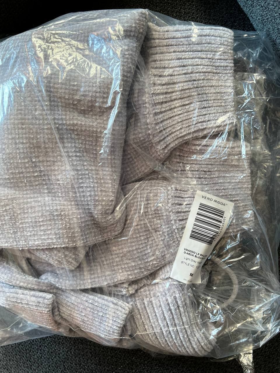 Pullover & Sweatshirts: Pulli VEro Moda M – Neu und originalverpackt aus Riehen von edu_92w7 6