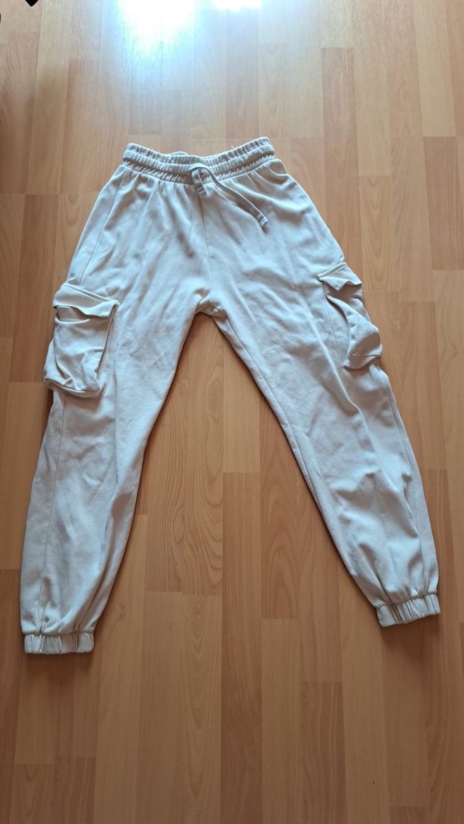 Zara Pantalons: Stoffhose – D'occasion à Gretzenbach par jan187
