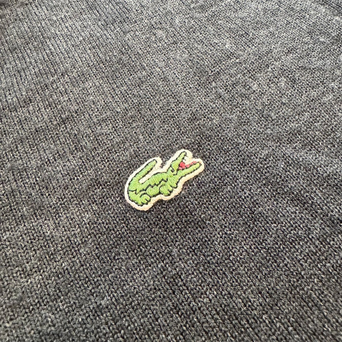 Lacoste Maglioni & Felpe: Vintage Lacoste v-neck sweatshirt Pulloveer 90s – Usato da St. Gallen venduto da sourced_limited 2