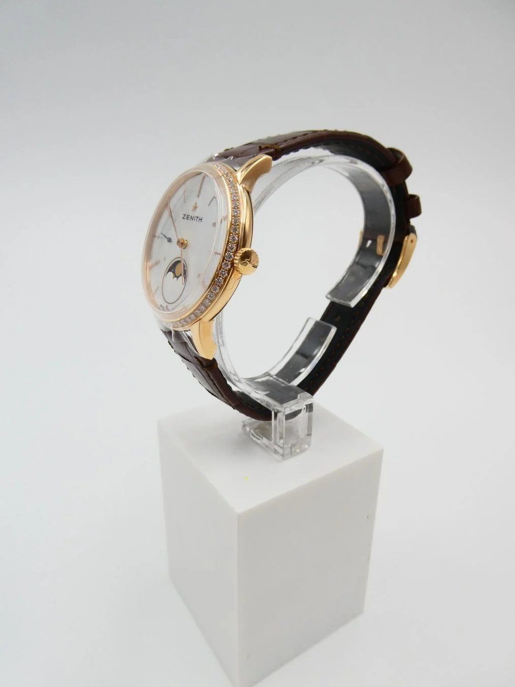 Zenith Orologi: Zenith Elite Moonphase 18k Gold – Nuovo e nell'imballaggio originale da Thalwil venduto da LeCh1ffre 5