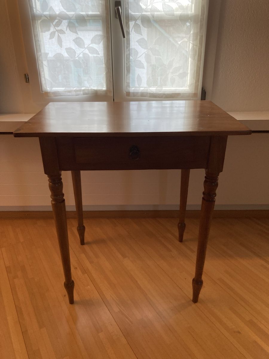 Tables: Antikes Holztischchen – D'occasion à Winterthur par Kultundkultur