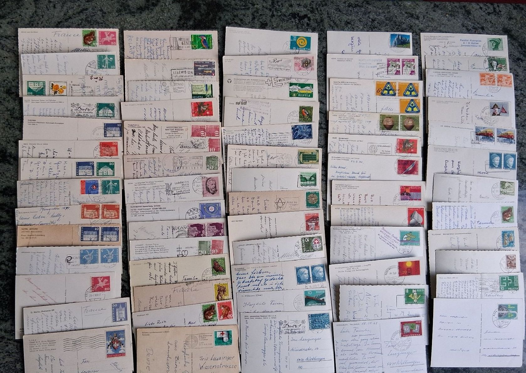 Tutti i francobolli: 66 alte Postkarten mit verschiedenen Schweizer Briefmarken – Usato da Wettingen venduto da Atollkirsche
