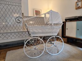 Historischer Stubenwagen
