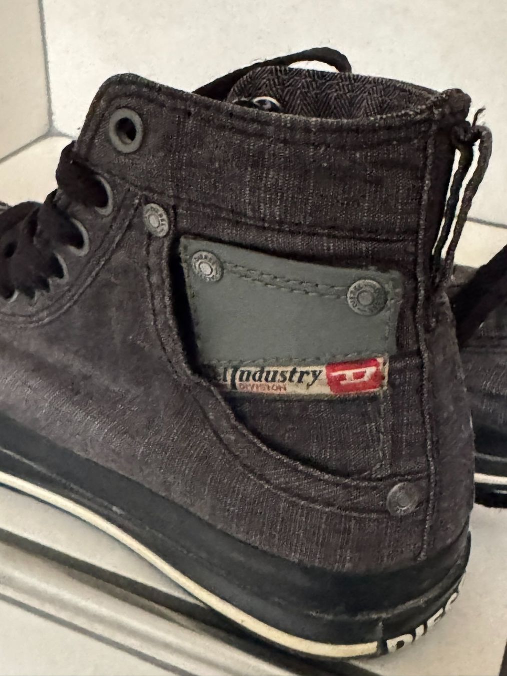 Diesel Scarpe da donna: DIESEL High-Top Sneaker Exposure schwarz – Usato da Unterseen venduto da bongmarley 2