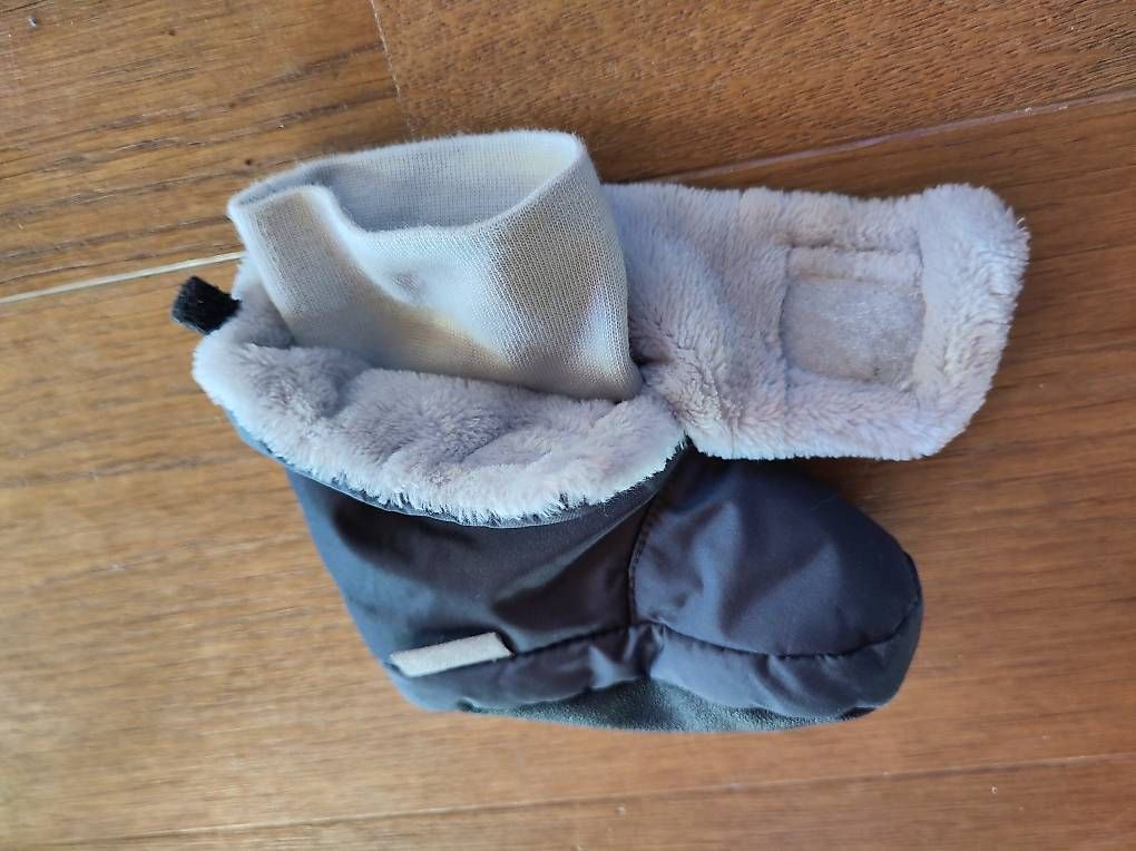 Scarpe per ragazzi: Füsslinge für 6-12 Monate – Usato da Igis venduto da Ricema 1