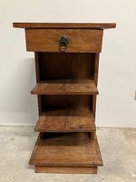 Table d'appoint ou table de chevet en bois