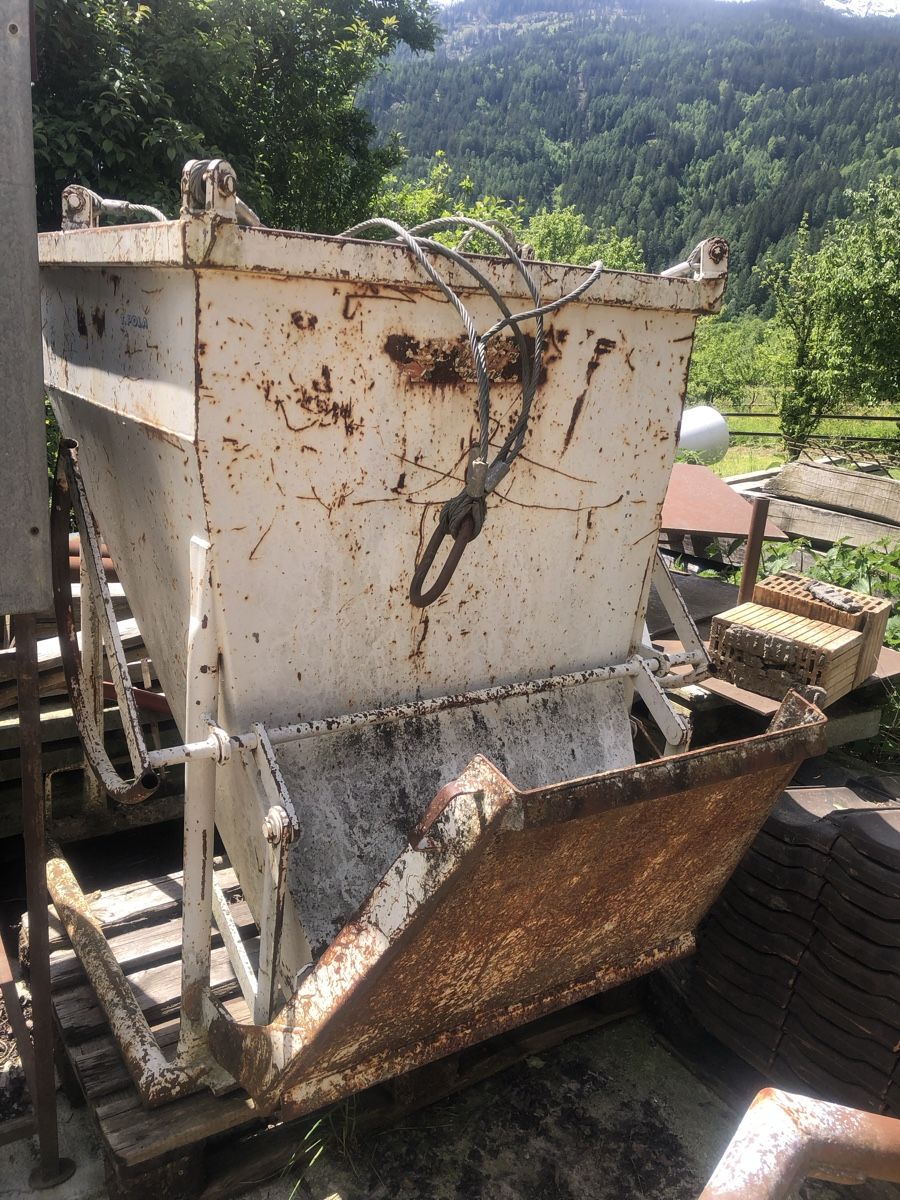 Gru: Betonkübel – Usato da Le Prese venduto da mantamanta02 1