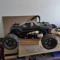 Reely  4x4 Carbon Fighter Monster