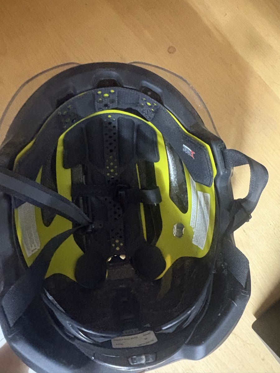 Helme: Fahrrad Helm inkl. Visier – Gebraucht aus Basel von len_k98f