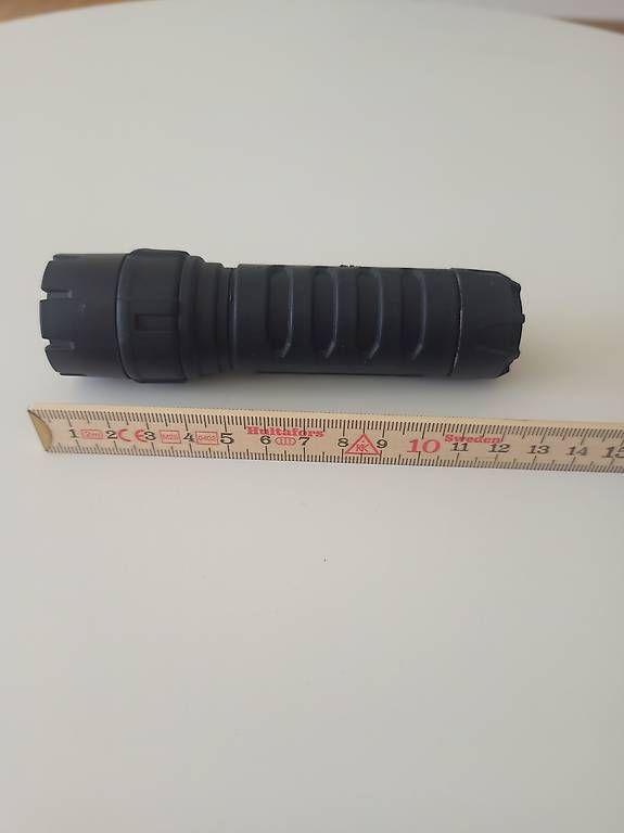 Lampade: LED Handtaschenlampe – Usato da Altdorf UR venduto da sportlife 1