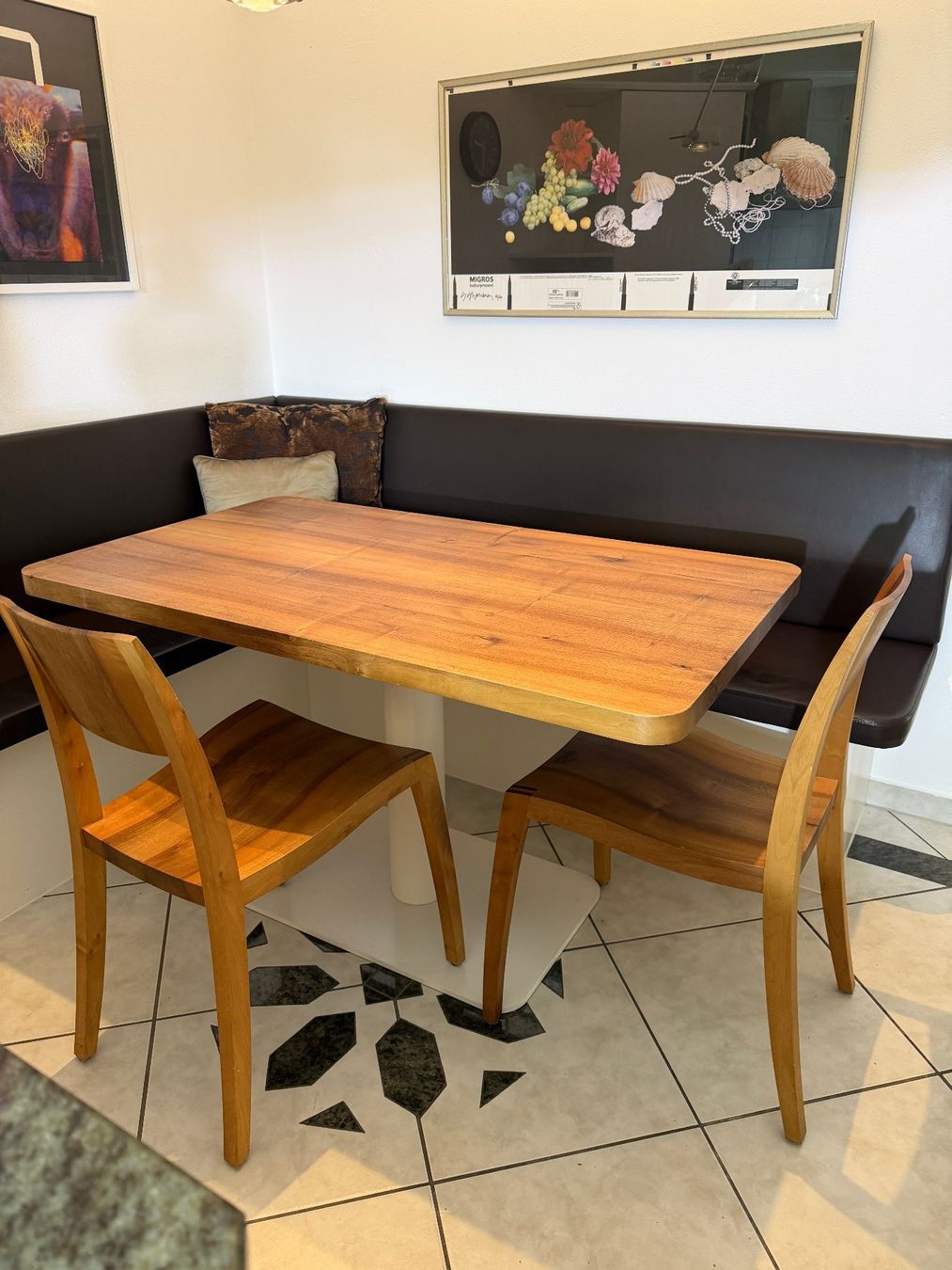 Set di tavolo e panche: Thomas Sutter: Edle Leder Eckbank mit Tisch & Stühlen – Usato da Abtwil SG venduto da Philemon08 1