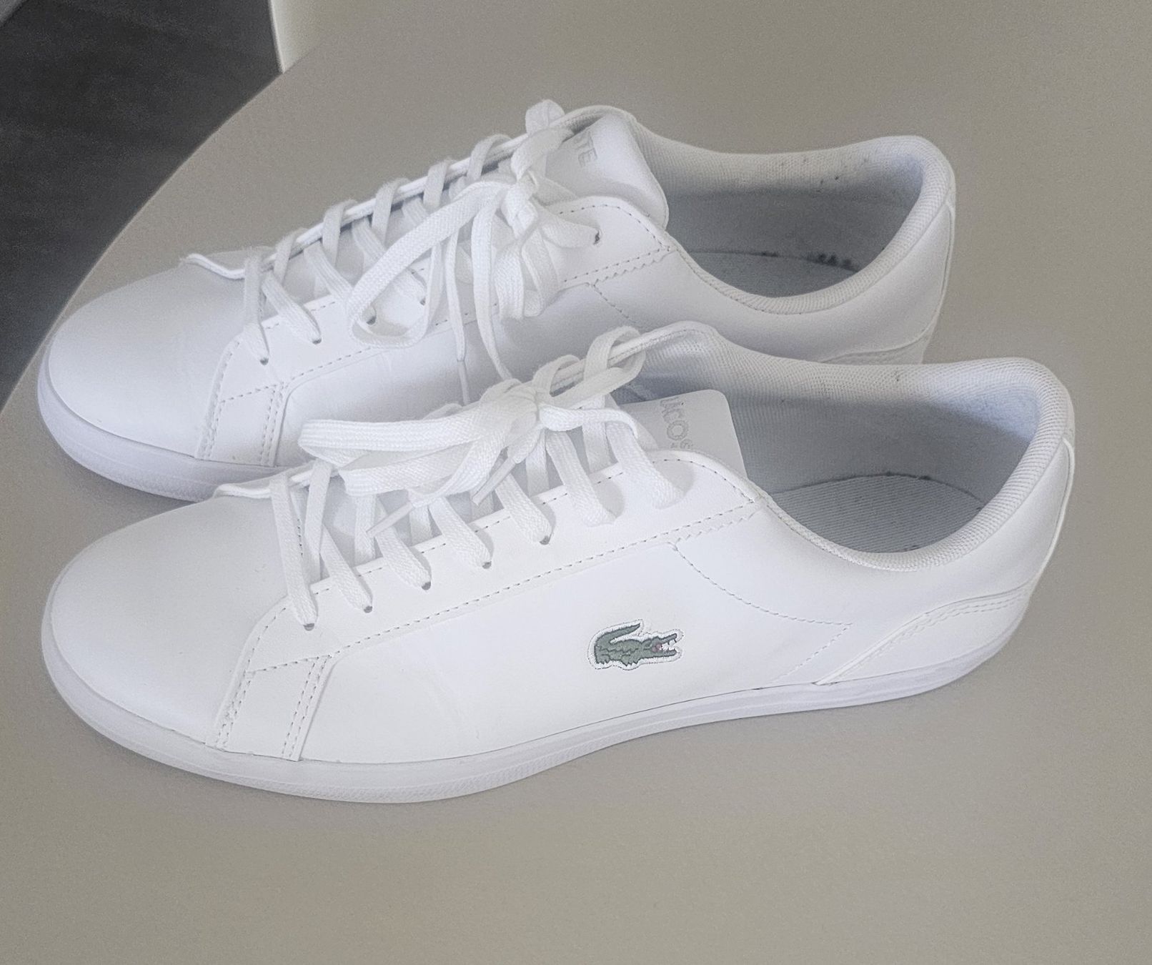 Lacoste Herrenschuhe: Baskets Lacoste blanches – Neu (gemäss Beschreibung) aus Mörigen von uw5_bq7n 1