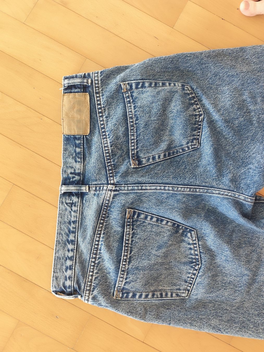 Lotti di vestiti: S.Oliver Bluse weiss Gr. 38 + Pull&Bear Jeans Gr. 40 – Usato da Zürich venduto da Claudia_Zueri 4