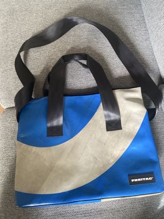 Freitag Umhängetasche neu