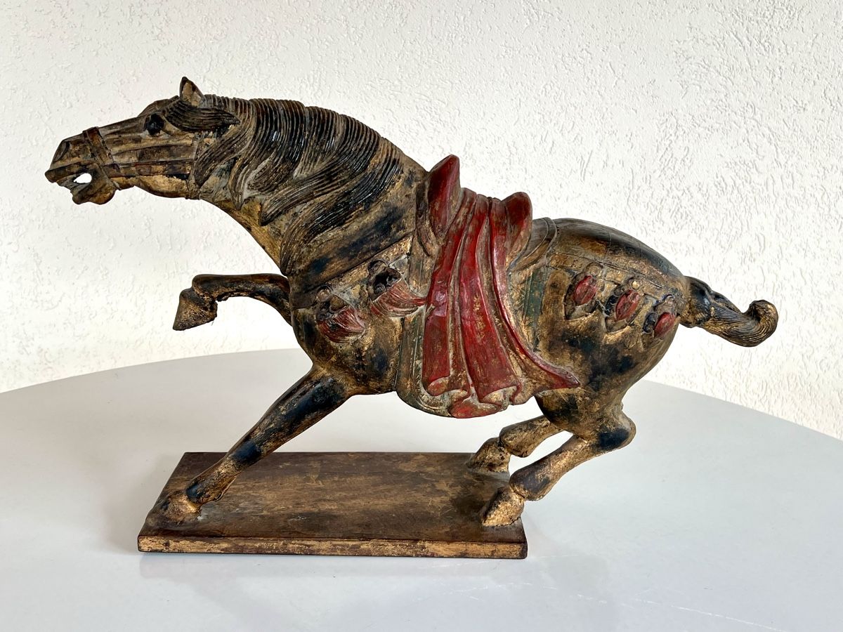 Skulpturen & Statuen: Antike Chinesische Holzpferd Skulptur – Gebraucht aus Zürich von juergarno