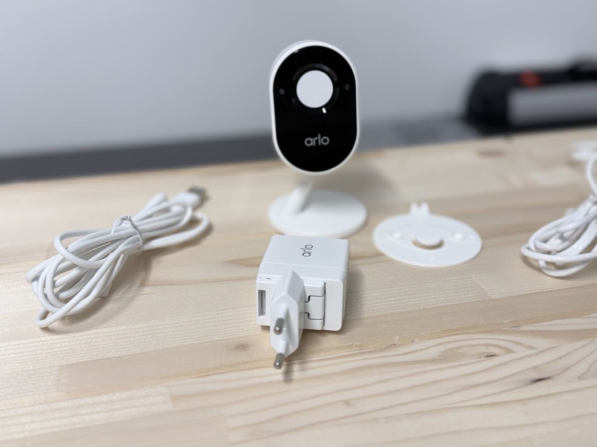 Arlo Sistemi d'allarme: 3× Arlo Essential Indoor Kameras zu – Usato da Stettfurt venduto da Harley2717 1