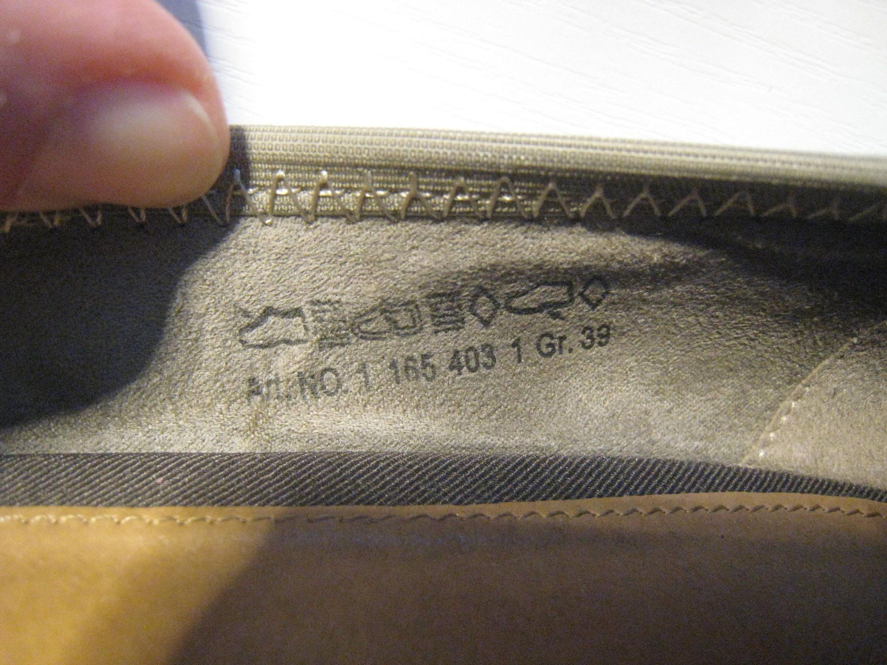 Scarpe da donna: PUMPS / Ballerina mit Absatz Gr. 39  PESARO – Usato da Dättlikon venduto da Mamakuga 7