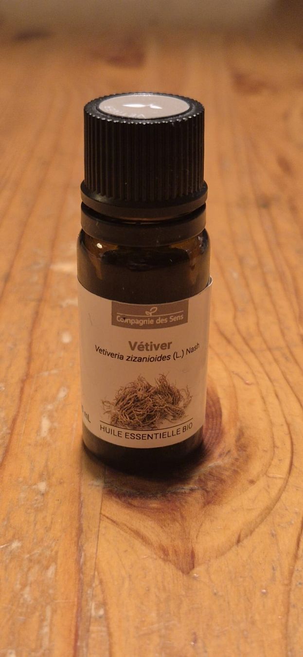 Oli essenziali: Ätherisches Öl (Vétiver) 3ml – Usato da Münsingen venduto da maruzo