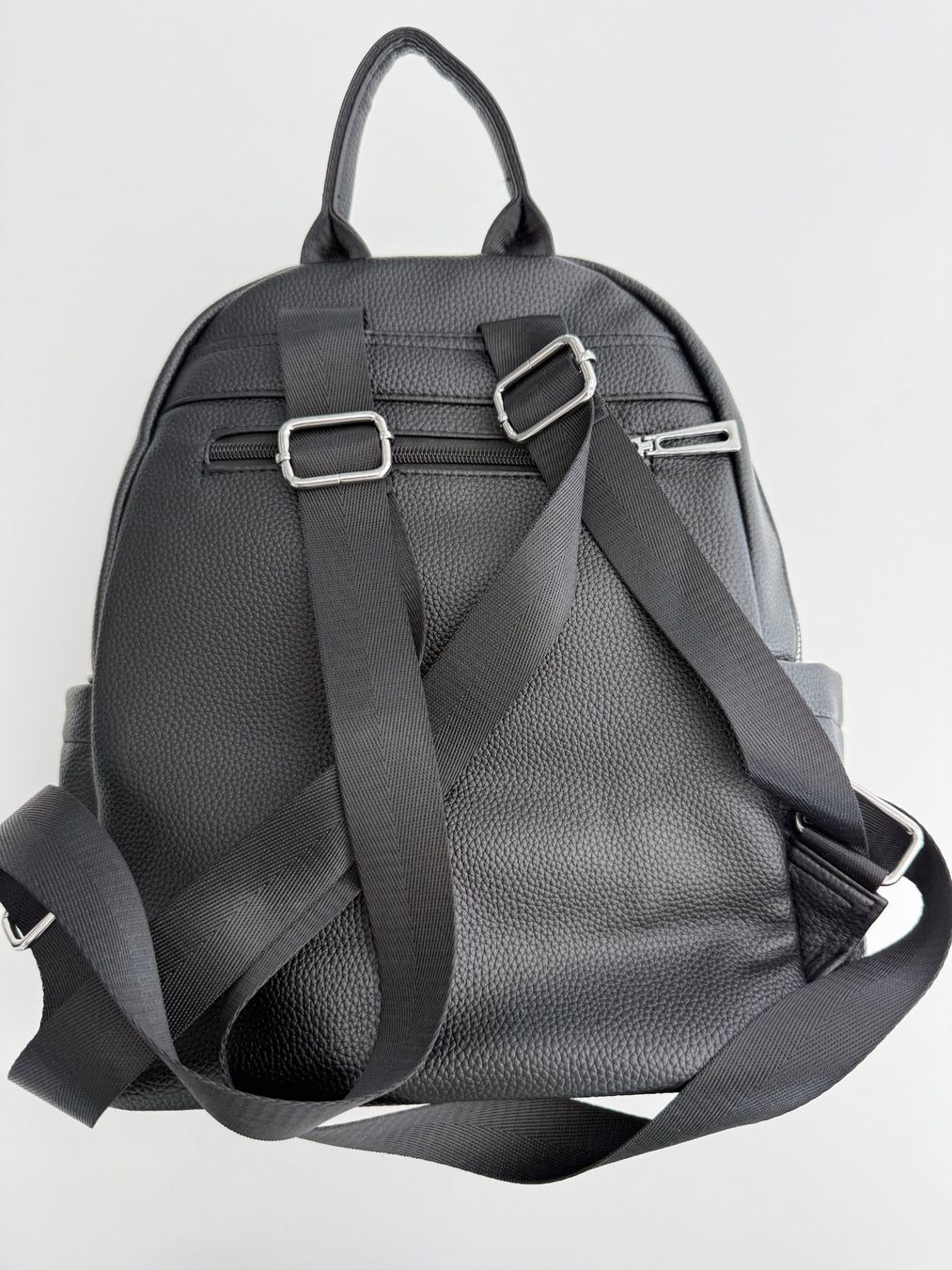 Zaini: Rucksack Schwarz, Kunstleder Schwarz, mittlere Grösse, NEU – Nuovo (secondo la descrizione) da Unterengstringen venduto da Tnovus 5