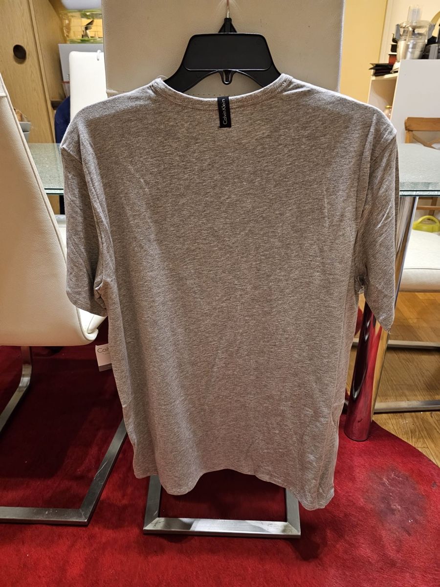 Calvin Klein T-shirts: Calvin Klein Gr. L – Neuf (Voir description) à Luzern par Reni025 1