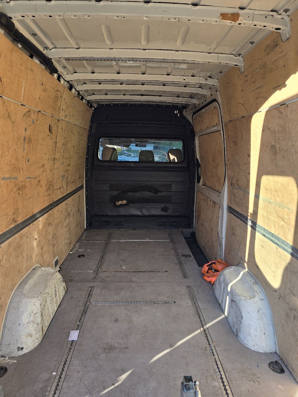 VW Nutzfahrzeuge: VW Crafter 35 Lieferwagen – Gebraucht aus Fischingen von Produktix 7