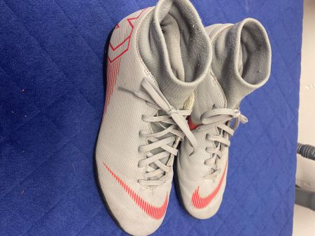 Tolle Hallenfussball Schuhe Nike Mercurial Gr. 42