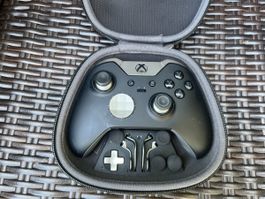 Manette Xbox Elite Noir avec étui et accessoires