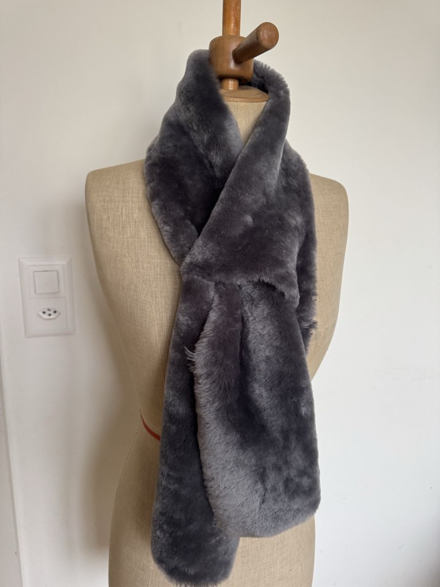 Foulard & Sciarpe: UGG Australia Lammfell - Schal – Nuovo (secondo la descrizione) da Hombrechtikon venduto da tvogel