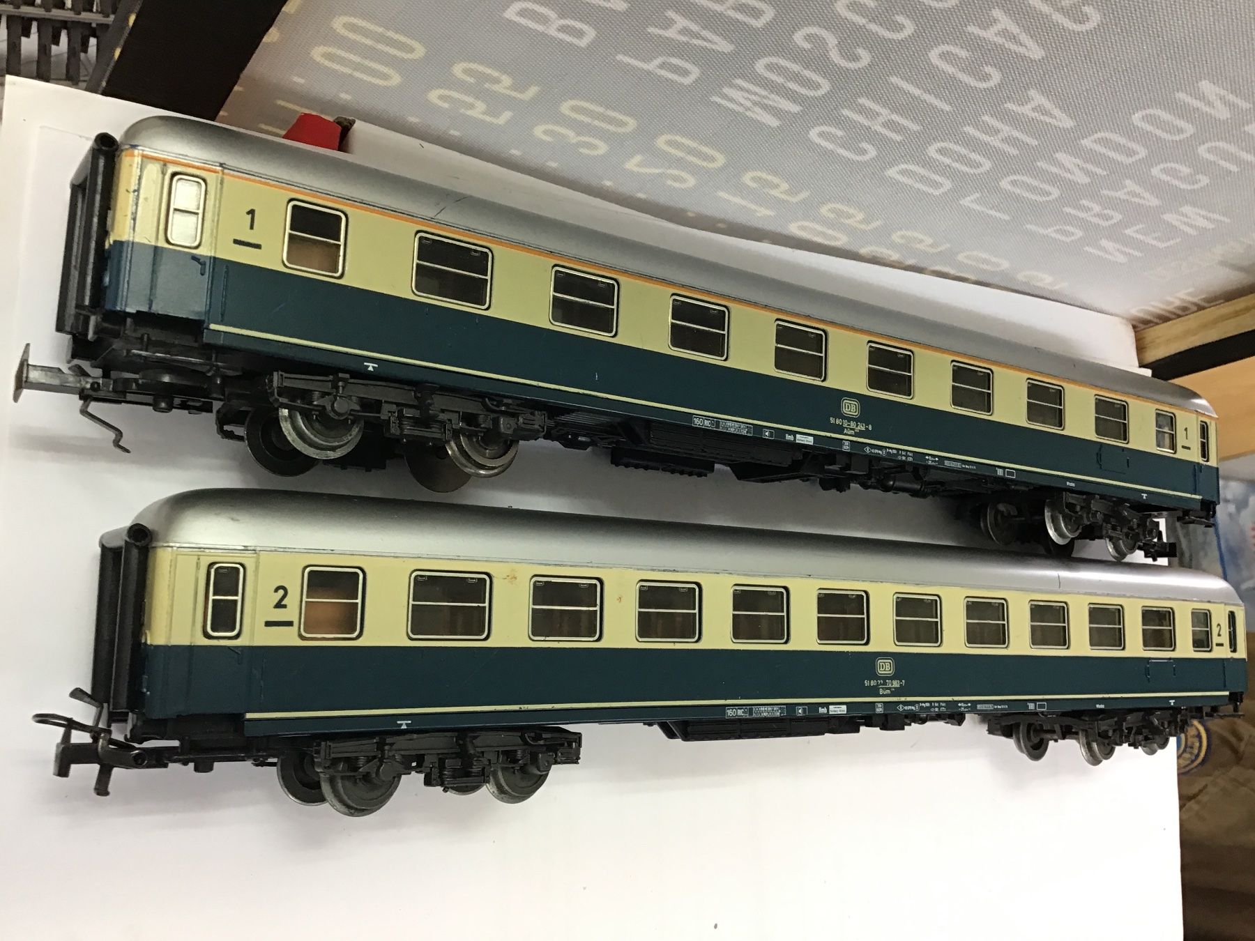 Märklin Modellini di ferrovie: Märklin H0 Waggons, 1. und 2. Klasse – Usato da Männedorf venduto da Modell-Spezialisten