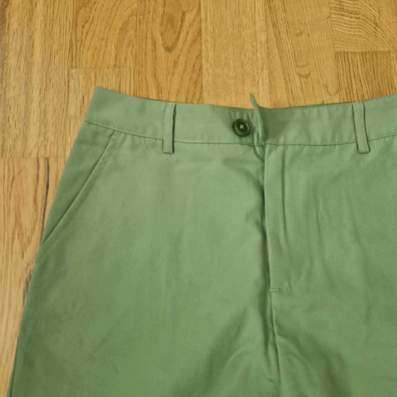 Benetton Pantaloni: Schicke Hose Damen Gr. 36 Benetton grün – Nuovo (secondo la descrizione) da Frenkendorf venduto da gca_d2qp 1