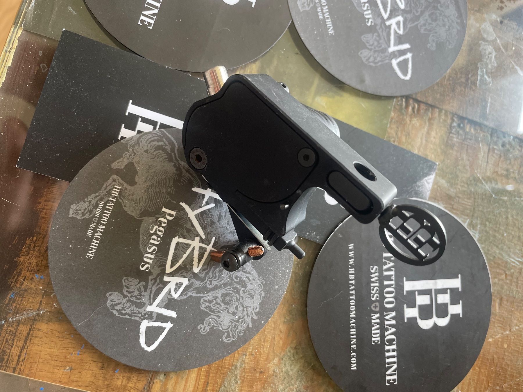 Tutti gli attrezzi: HB Tattoo machine Hybrid Pegasus 2 – Nuovo e nell'imballaggio originale da Glion venduto da carolineMV 5