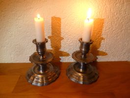 Zwei schöne Kerzenständer Zinn antik Zweischalig 11.5 cm