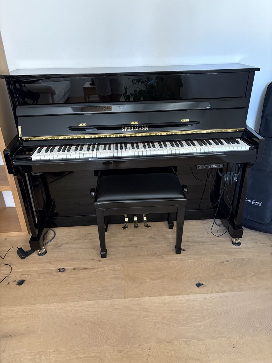 Musikinstrumente: Klavier mit Silent-Funktion – Gebraucht aus Thierachern von mir_wj2m