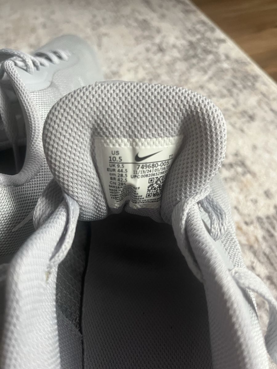 Nike Herrenschuhe: Nike Laufschuhe Grösse 44.5 – Gebraucht aus Zug von jla_h7zm 3