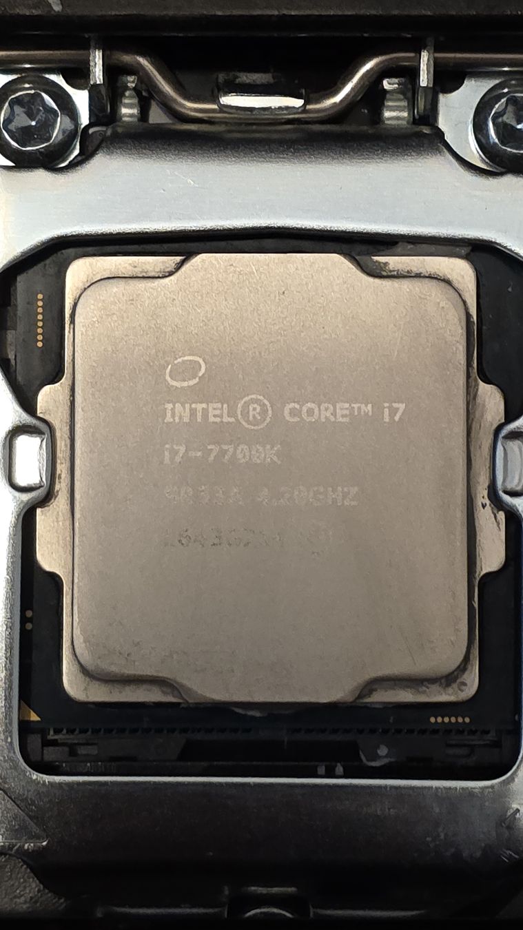 Intel Elektronikbauteile: Intel Core i7-7700K 4.20GHz CPU – Gebraucht aus Siebnen von BenutzerRicardo