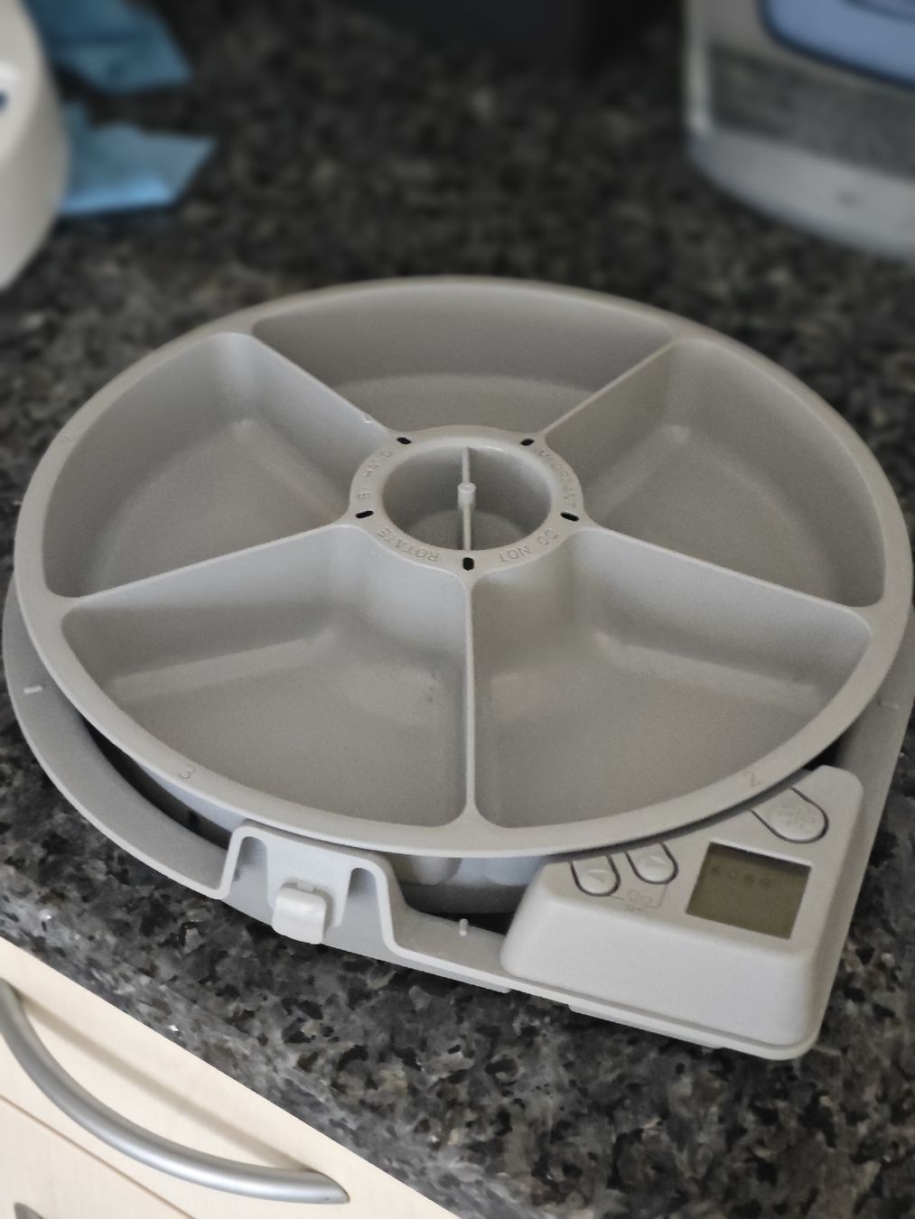 Nourriture: CatMate Futterautomat – D'occasion à Lengnau AG par Rockethawk 1