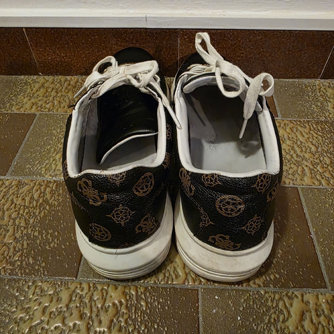 Guess Damenschuhe: Sneakers Guess, 39 – Gebraucht aus Rancate von sarah357 2
