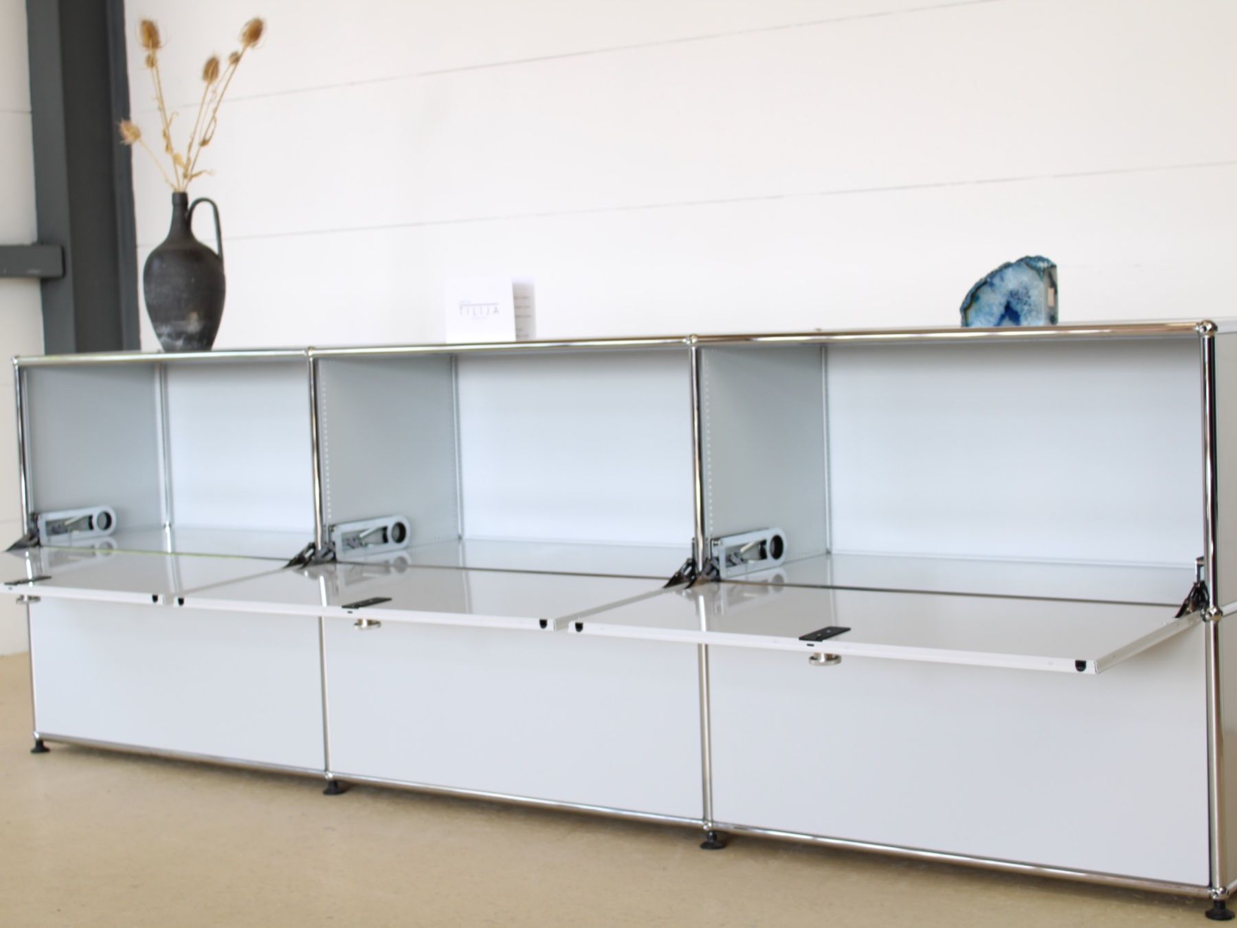 USM Scaffali: USM Sideboard lichtrau, Umbau möglich! – Usato da Meinisberg venduto da atelier_TILIJA 1