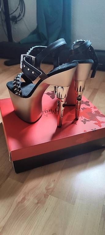 Scarpe da donna: Pleaser UK 6 – Usato da Winterthur venduto da Blacky1342