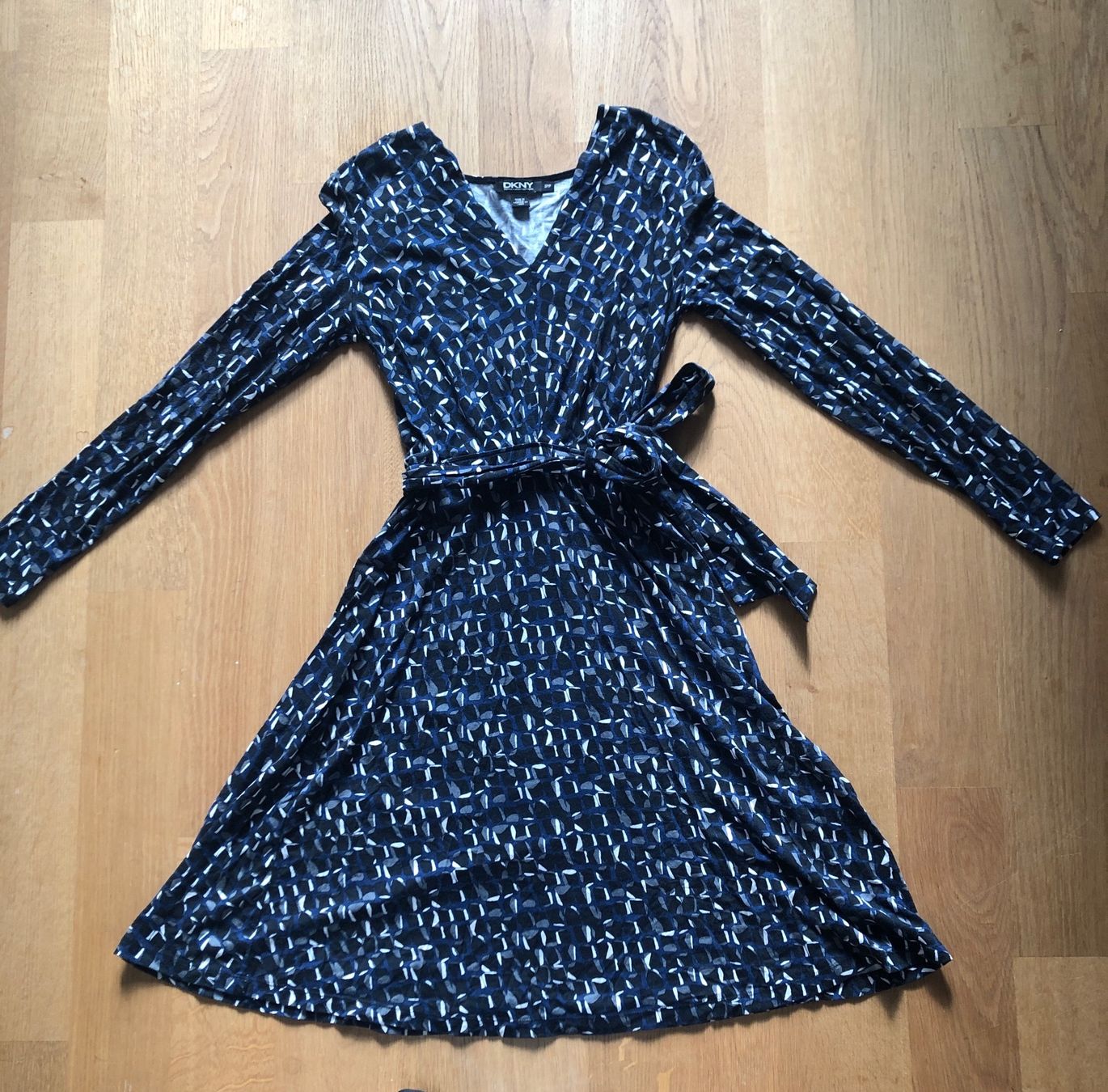 DKNY Vestiti: Edles Kleid DNKY Gr XS/S – Usato da Bern venduto da michaela67 1