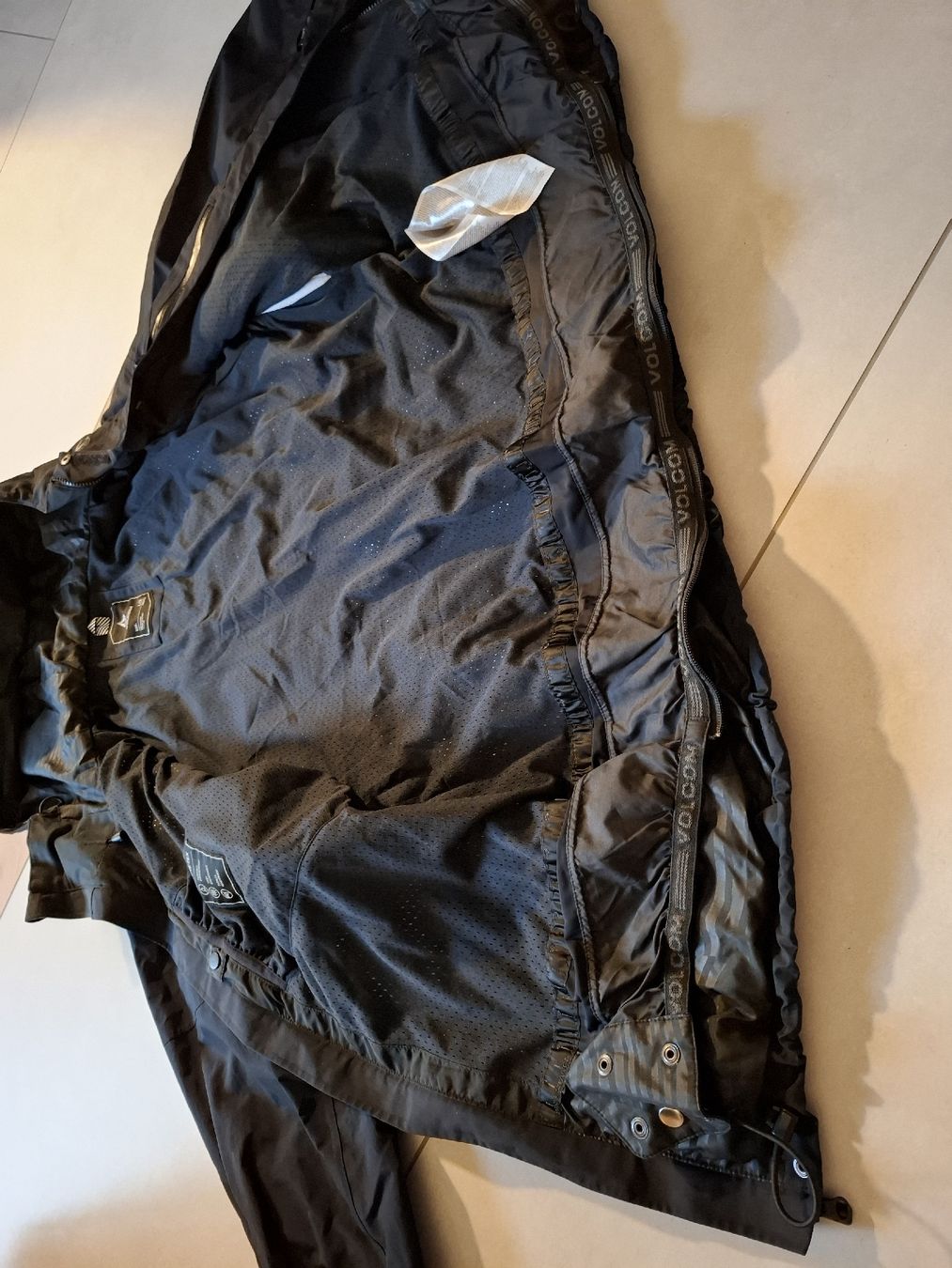 Volcom Giacche: Volcom L Gore Snowboardjacke gr. L – Nuovo (secondo la descrizione) da Läufelfingen venduto da pro_z79n 3