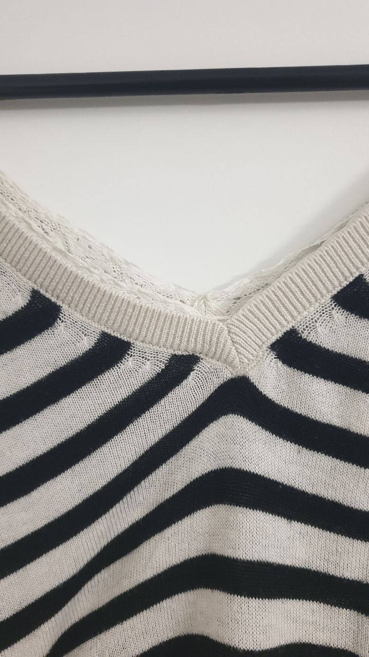 Maglioni & Felpe: Pullover Gr. M, gestreift, V-Ausschnitt mit Spitze – Usato da Gränichen venduto da mic_x2zf 1