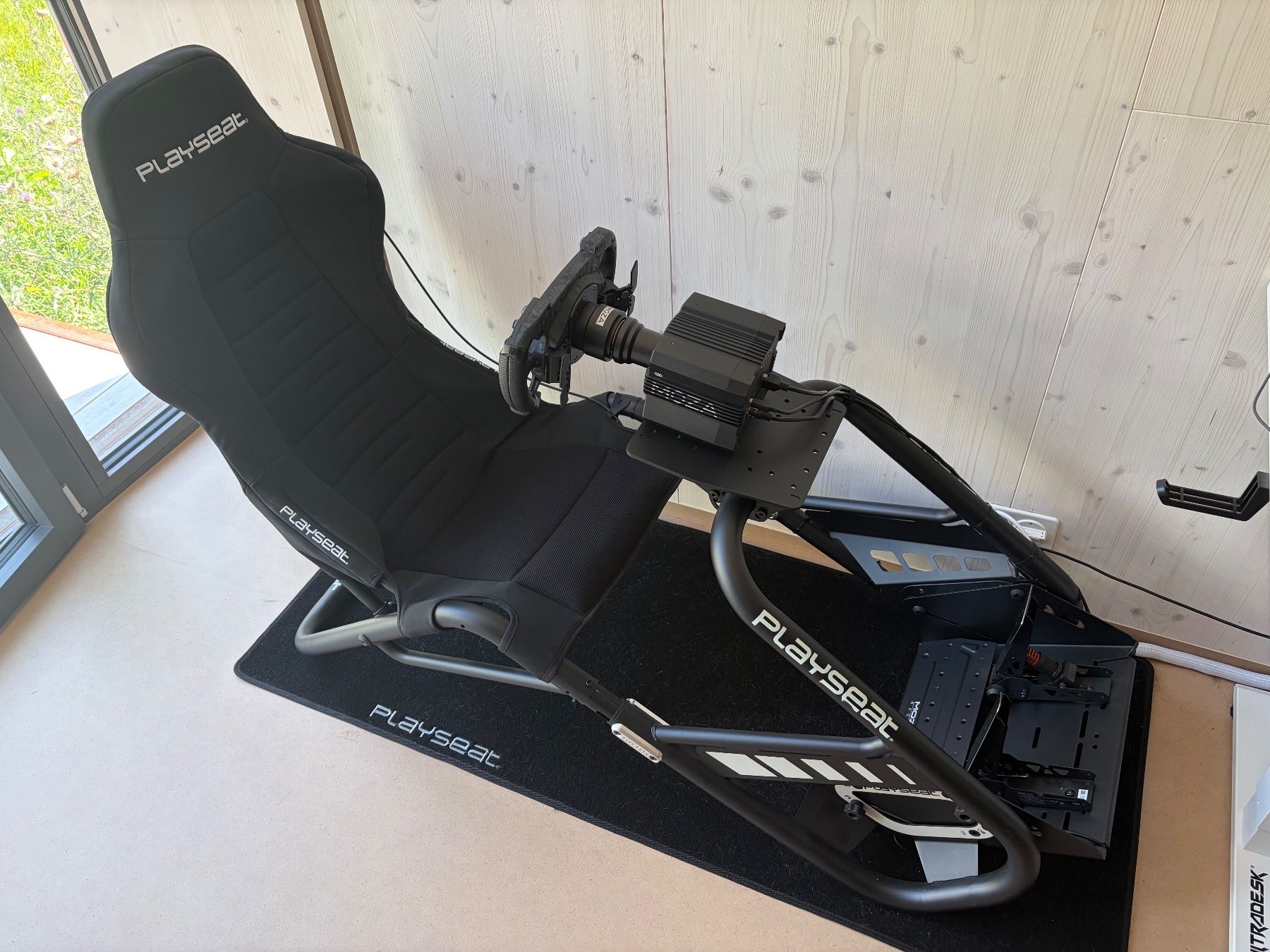 Moza Racing Manettes: Sim Rig Playseat Trophy + Moza R12 + Moza GS V2P + Moza SR-P – D'occasion à Wettingen par Checco2202